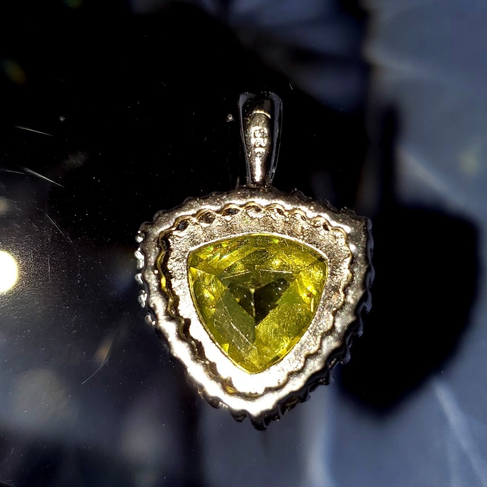 Peridot Diamond Pendant - Picture 7 of 8